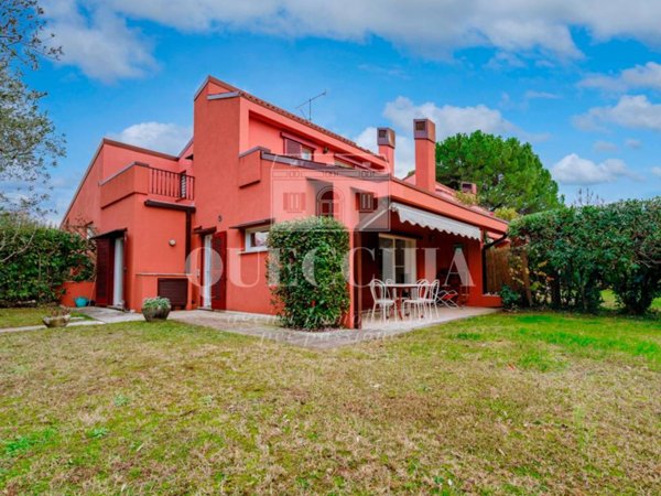 casa indipendente in vendita a San Felice del Benaco