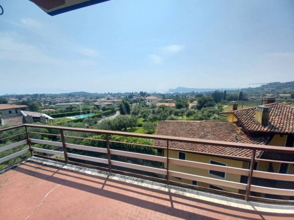 casa indipendente in vendita a San Felice del Benaco