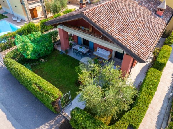 casa indipendente in vendita a San Felice del Benaco in zona Portese