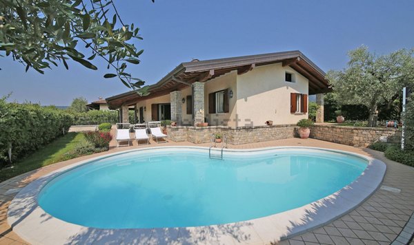 casa indipendente in vendita a San Felice del Benaco