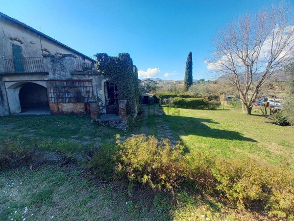 casa indipendente in vendita a San Felice del Benaco