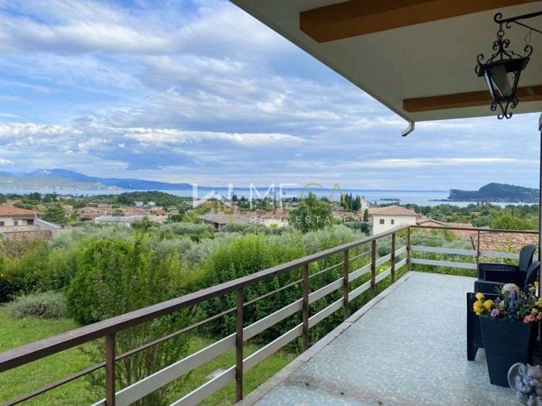 casa indipendente in vendita a San Felice del Benaco