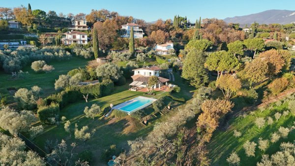 casa indipendente in vendita a San Felice del Benaco