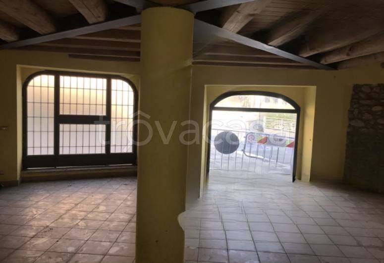 negozio in vendita a San Felice del Benaco