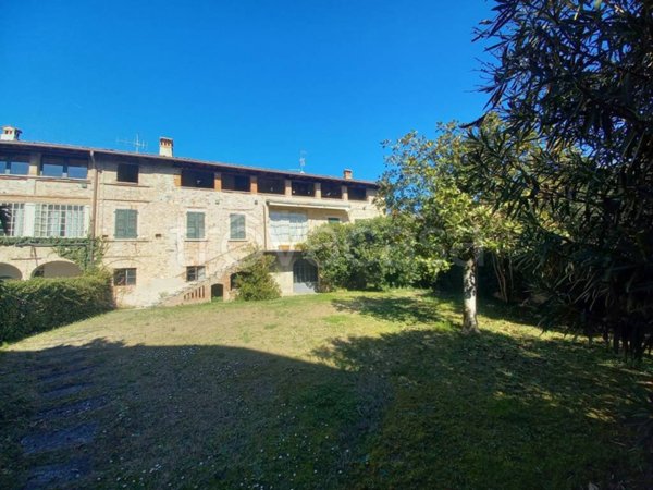 casa indipendente in vendita a San Felice del Benaco