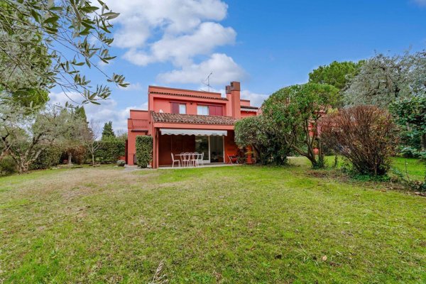 casa indipendente in vendita a San Felice del Benaco