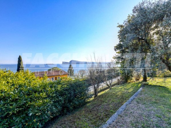 casa indipendente in vendita a San Felice del Benaco