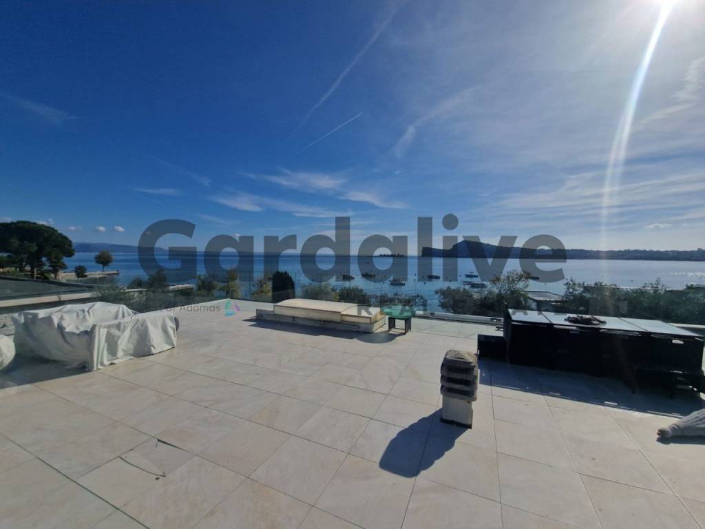 casa indipendente in vendita a San Felice del Benaco