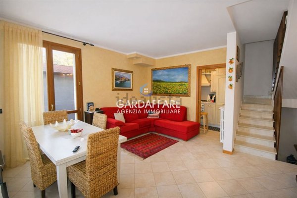 casa indipendente in vendita a San Felice del Benaco in zona Portese