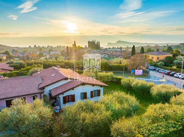 casa indipendente in vendita a San Felice del Benaco