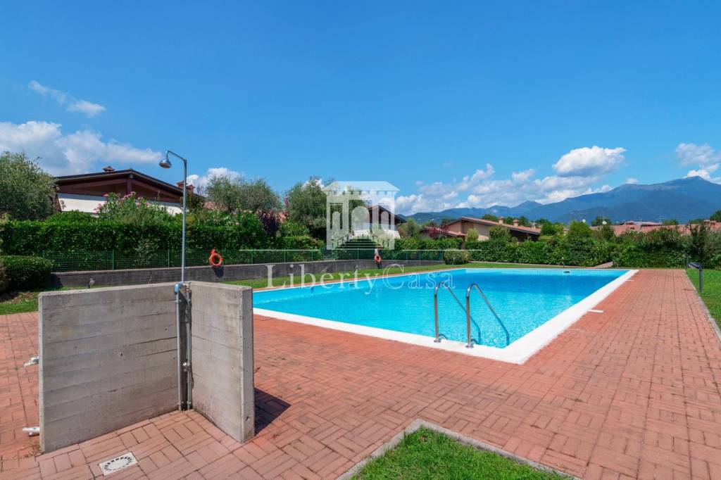 casa indipendente in vendita a San Felice del Benaco