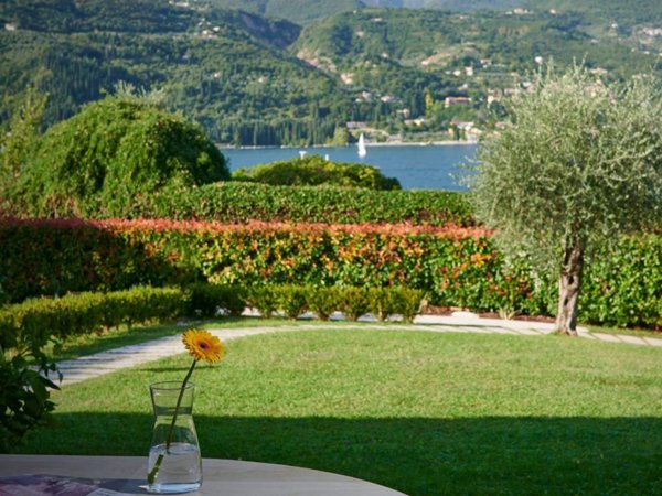 casa indipendente in vendita a San Felice del Benaco in zona Portese