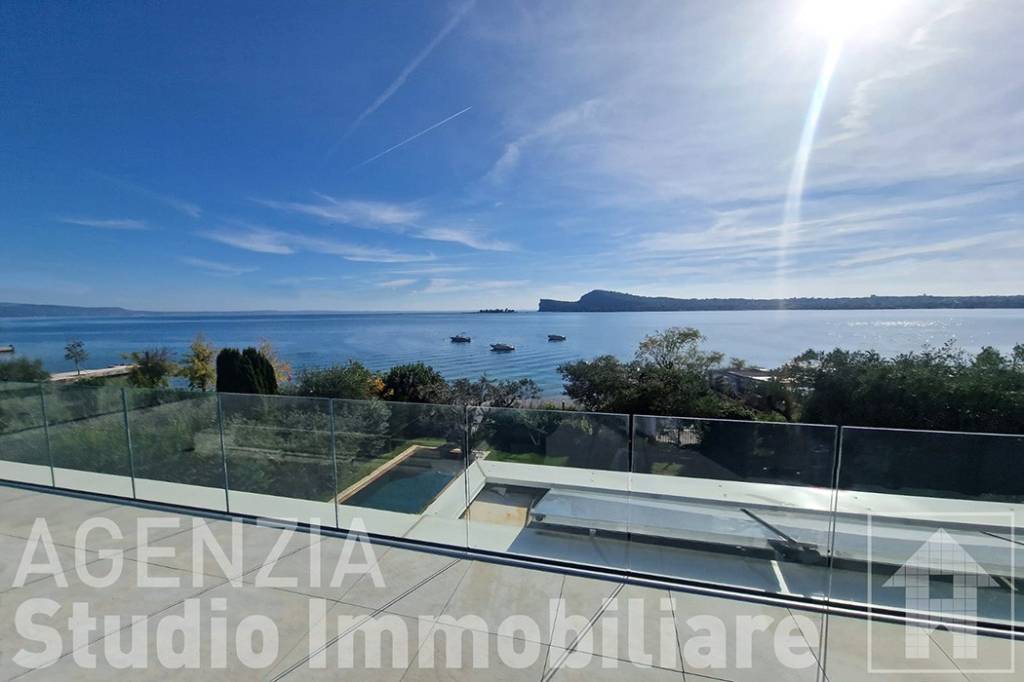 casa indipendente in vendita a San Felice del Benaco