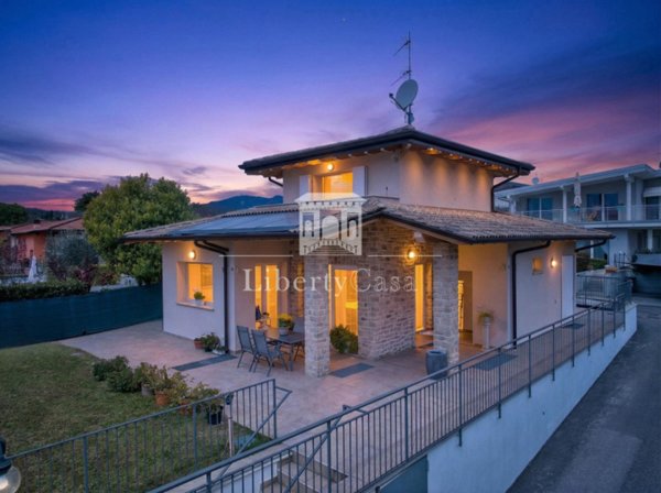 casa indipendente in vendita a San Felice del Benaco