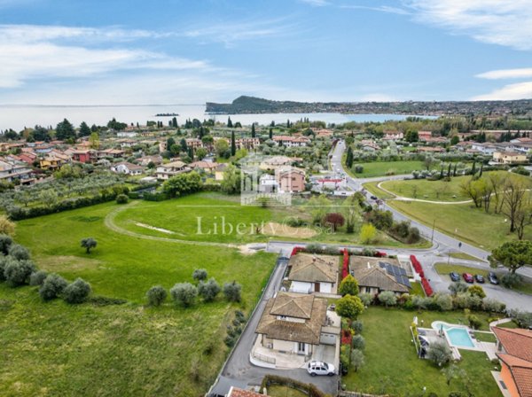 casa indipendente in vendita a San Felice del Benaco