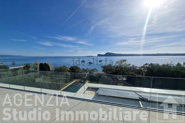 casa indipendente in vendita a San Felice del Benaco