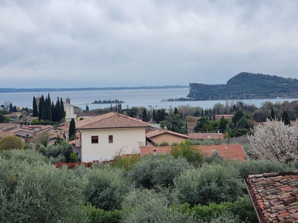 casa indipendente in vendita a San Felice del Benaco