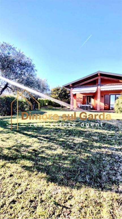 casa indipendente in vendita a San Felice del Benaco