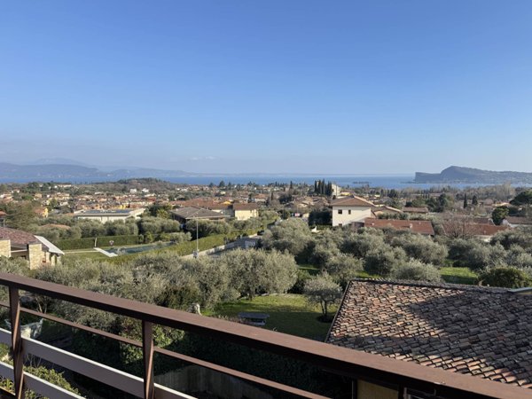 casa indipendente in vendita a San Felice del Benaco