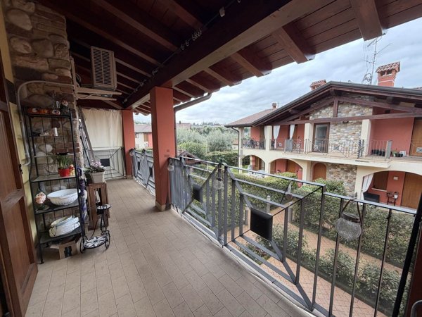 appartamento in vendita a San Felice del Benaco in zona Portese