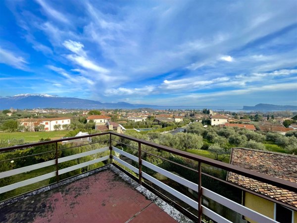 casa indipendente in vendita a San Felice del Benaco