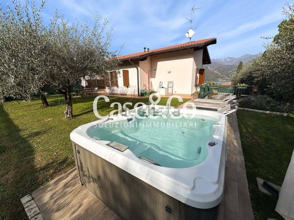 casa indipendente in vendita a San Felice del Benaco in zona Portese