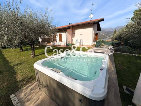 casa indipendente in vendita a San Felice del Benaco in zona Portese