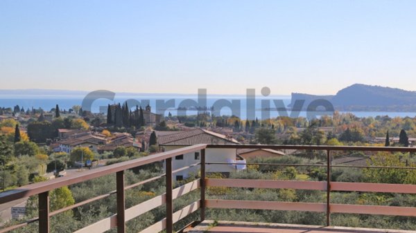 casa indipendente in vendita a San Felice del Benaco