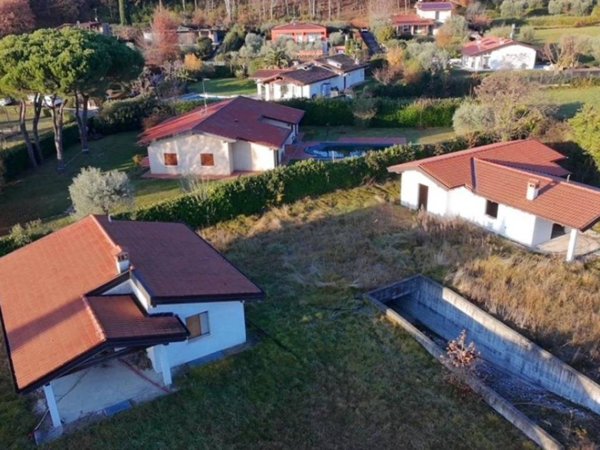 casa indipendente in vendita a San Felice del Benaco