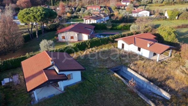 casa indipendente in vendita a San Felice del Benaco
