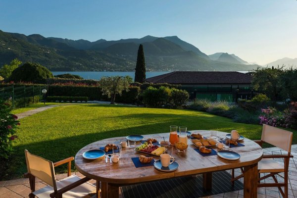 casa indipendente in vendita a San Felice del Benaco in zona Portese
