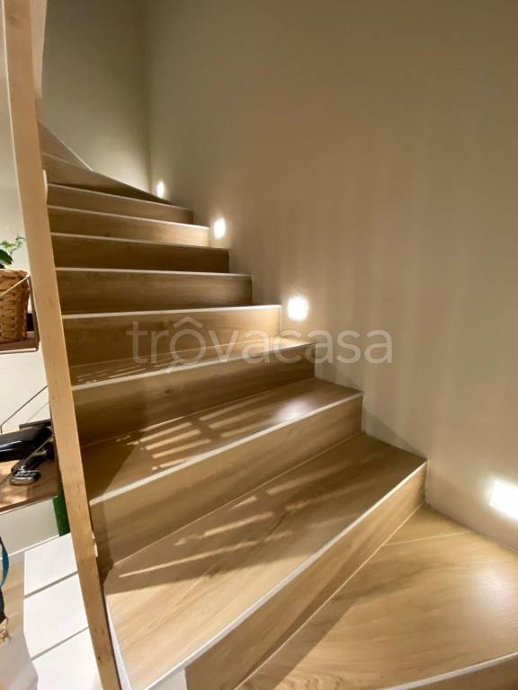 casa indipendente in vendita a San Felice del Benaco in zona Portese