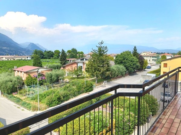 appartamento in vendita a San Felice del Benaco in zona Portese