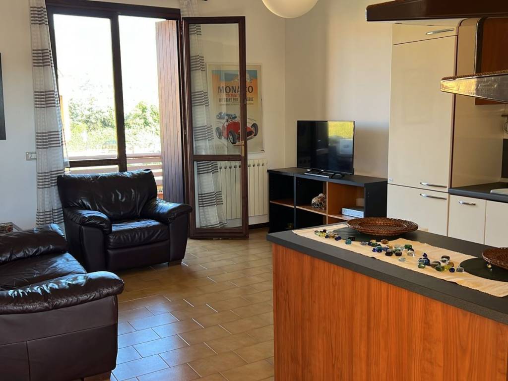appartamento in vendita a San Felice del Benaco in zona Portese