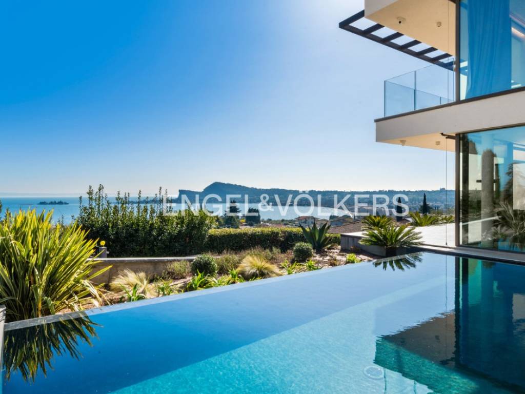 casa indipendente in vendita a San Felice del Benaco
