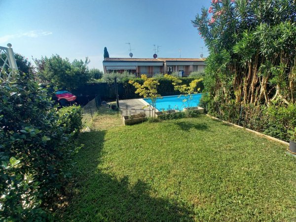 casa indipendente in vendita a San Felice del Benaco in zona Portese