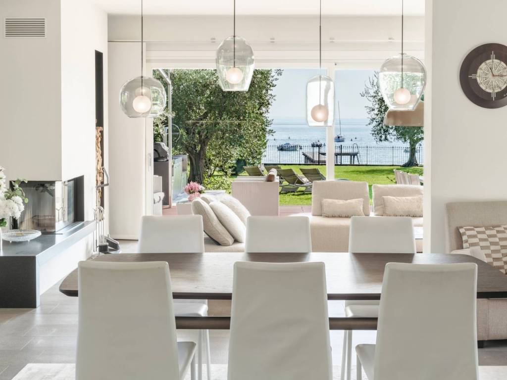 casa indipendente in vendita a San Felice del Benaco in zona Portese