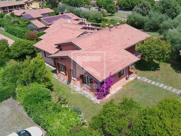 casa indipendente in vendita a San Felice del Benaco