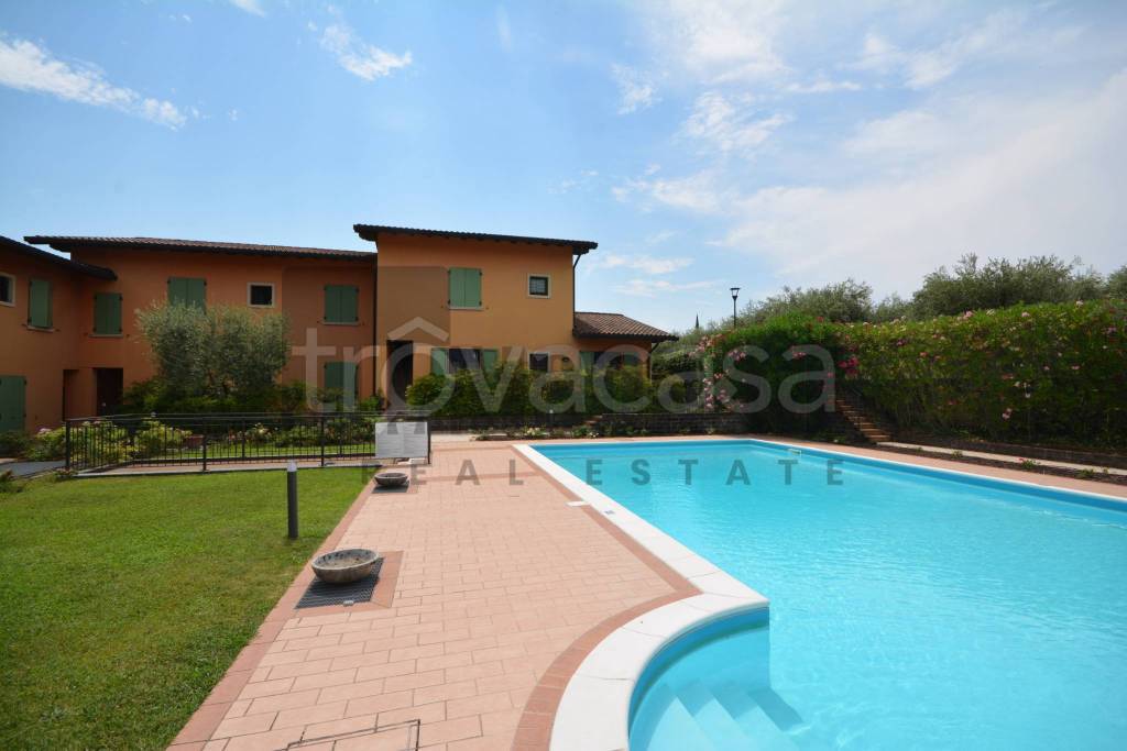 appartamento in vendita a San Felice del Benaco in zona Portese