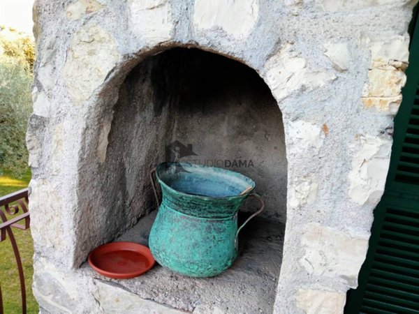 casa indipendente in vendita a San Felice del Benaco in zona Cisano