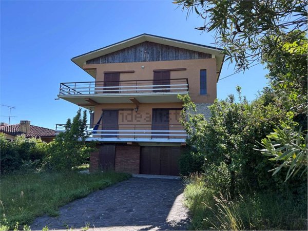 casa indipendente in vendita a San Felice del Benaco in zona Cisano