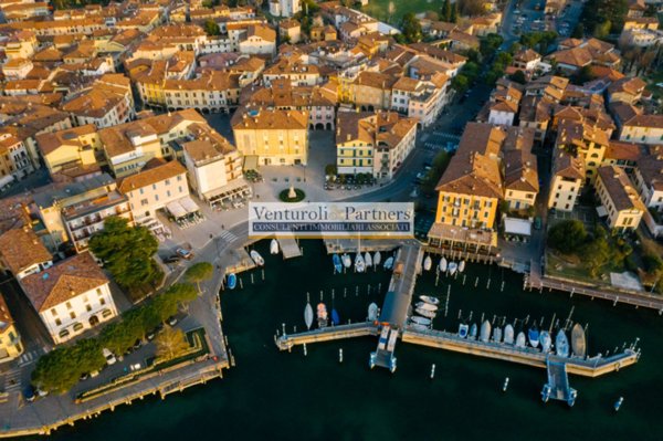 casa indipendente in vendita a San Felice del Benaco