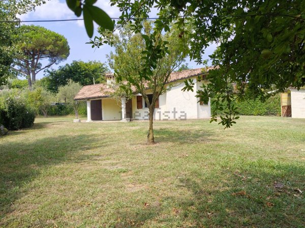 casa indipendente in vendita a San Felice del Benaco in zona Portese