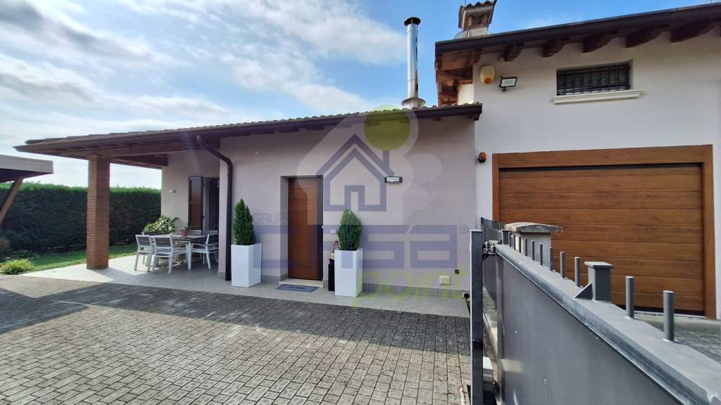 casa indipendente in vendita a San Gervasio Bresciano