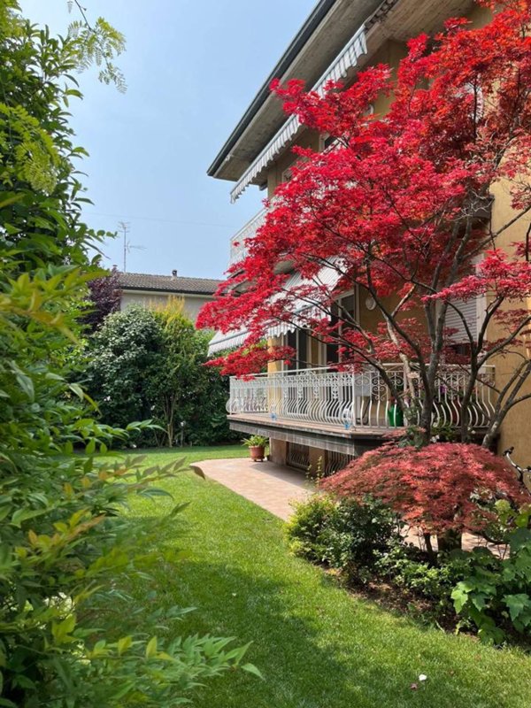 casa indipendente in vendita a San Zeno Naviglio