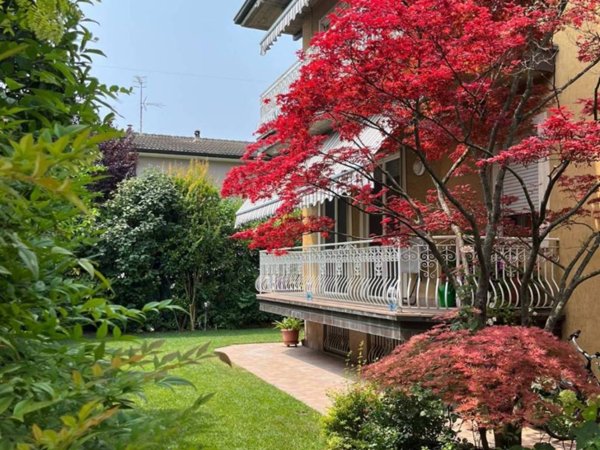 casa indipendente in vendita a San Zeno Naviglio