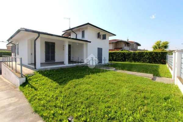 casa indipendente in vendita a San Zeno Naviglio