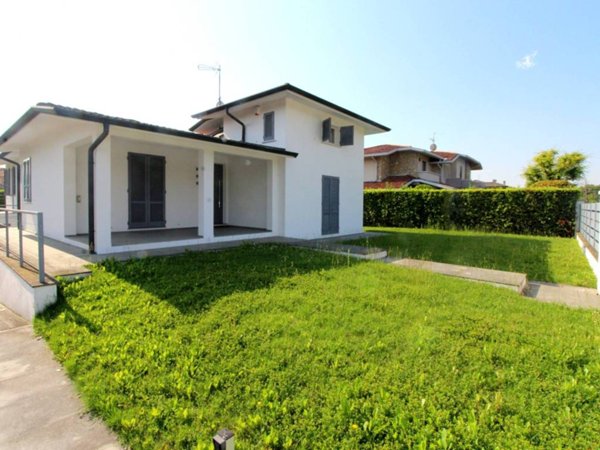 casa indipendente in vendita a San Zeno Naviglio