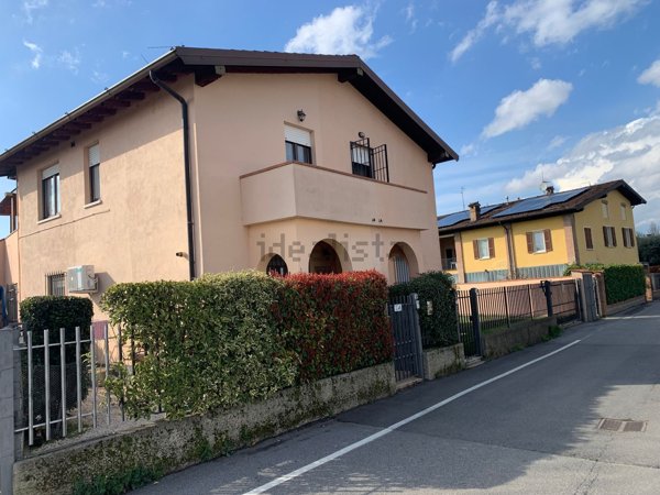 appartamento in vendita a San Zeno Naviglio