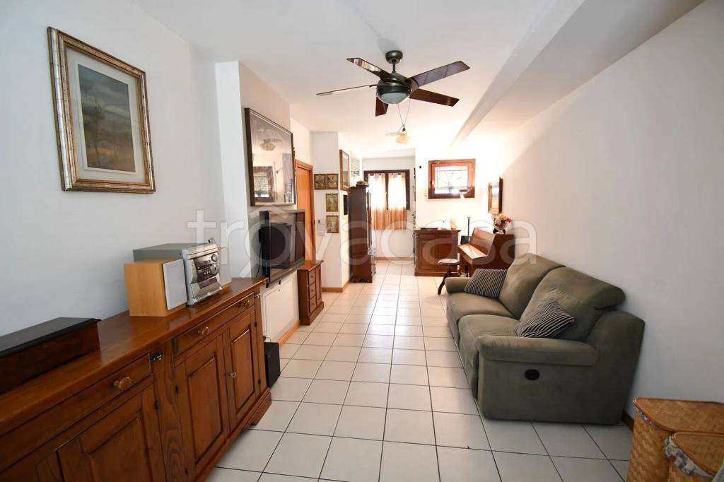 casa indipendente in vendita a San Zeno Naviglio